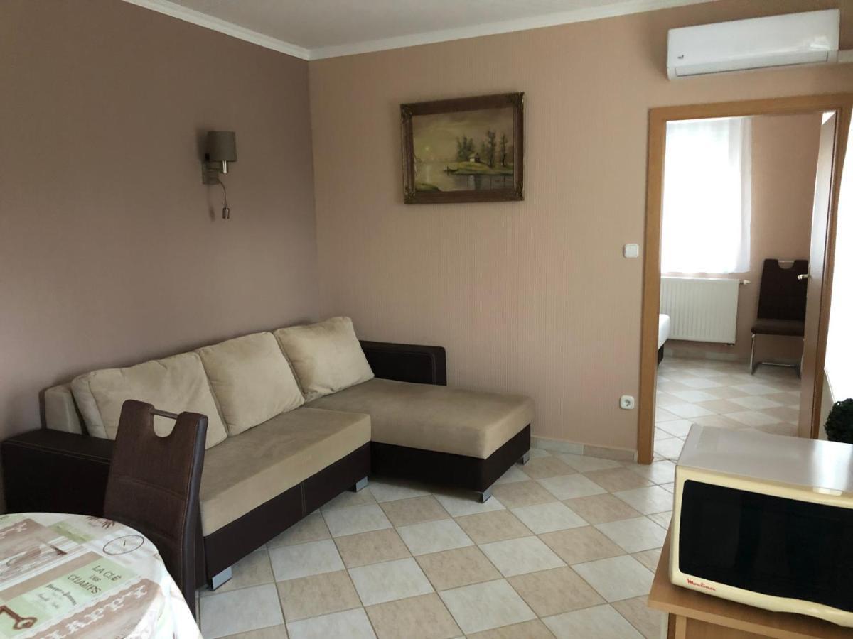 זלקרוס Jozsef Apartments House מראה חיצוני תמונה