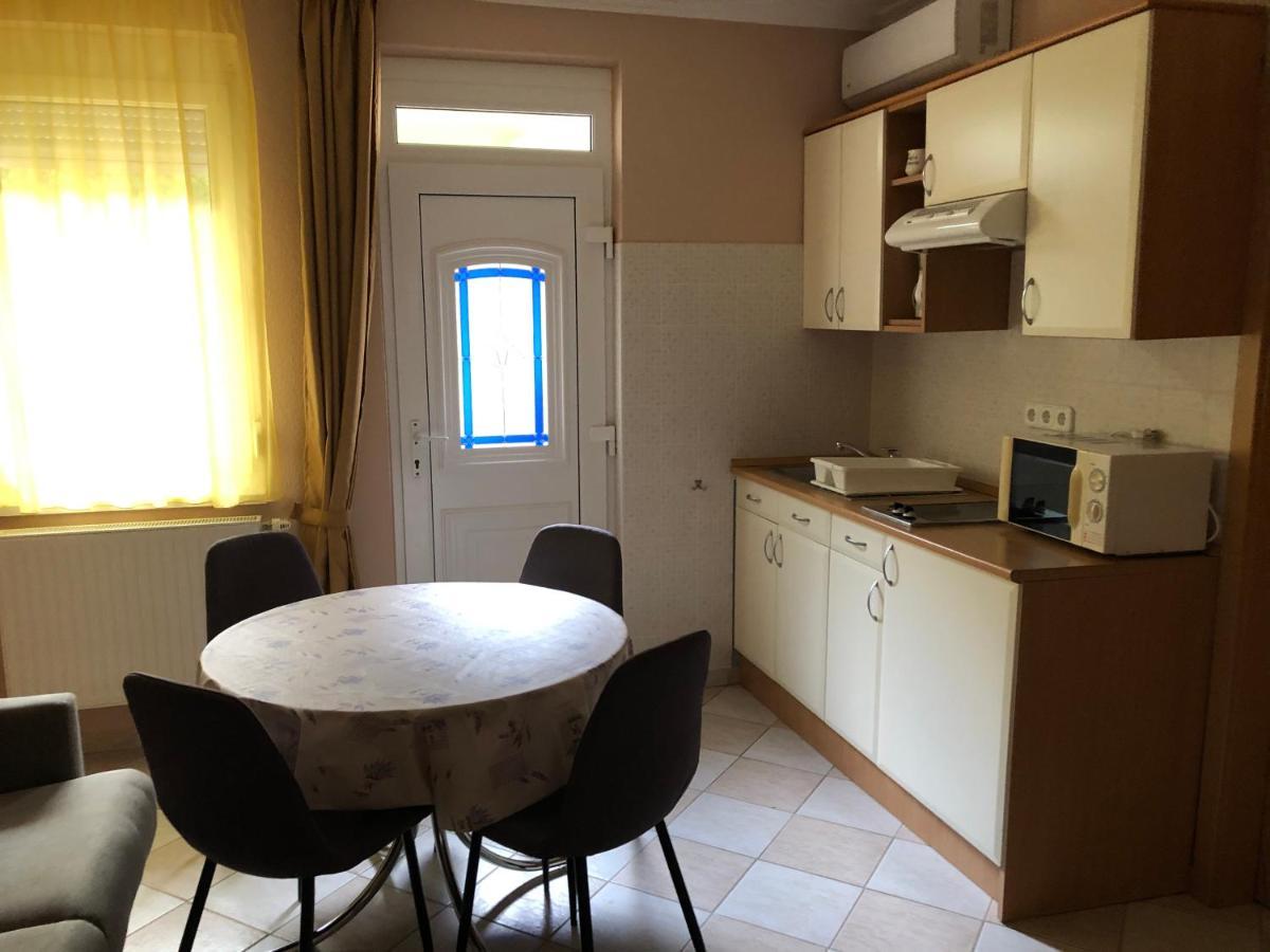 זלקרוס Jozsef Apartments House מראה חיצוני תמונה